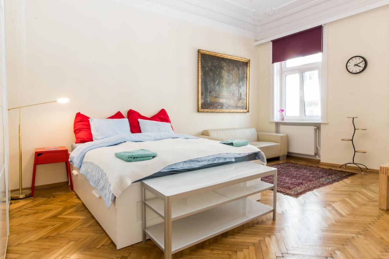 Beautiful Viennese Apartment Exterior foto